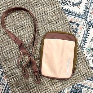 Lululemon Side or waist purse. Fits full phone etc. $28